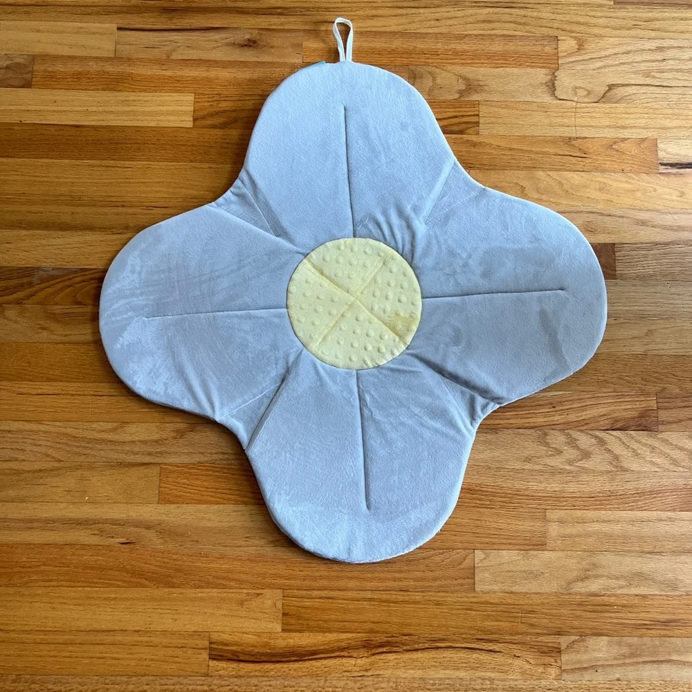 Bloomingbath foam for infant bath Baby bath flower foam gray yellow 29”
